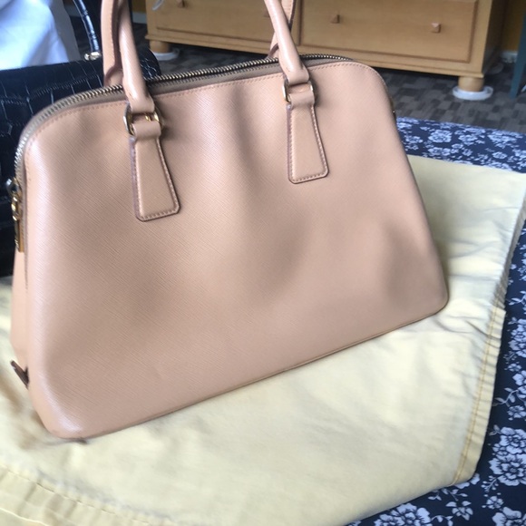 Prada nude color handbag - Picture 2 of 7